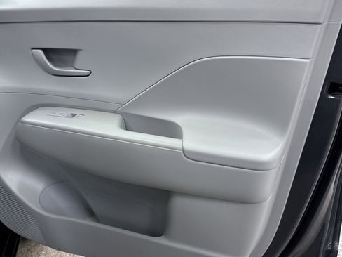 Used 2025 Hyundai Kona SEL image 21