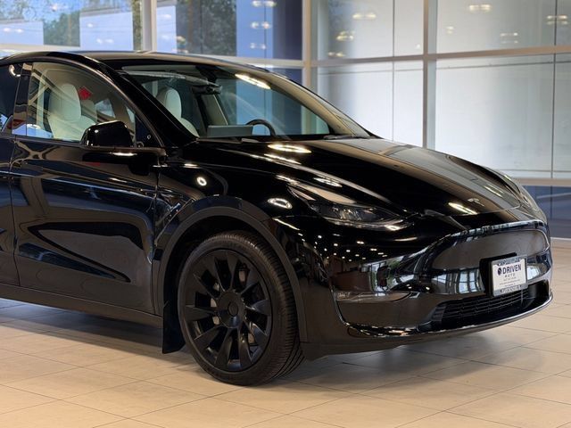Used 2023 Tesla Model Y Long Range AWD/4WD image 5