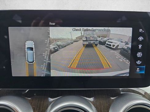 Used 2021 Mercedes-Benz GLC 300 4MATIC image 23