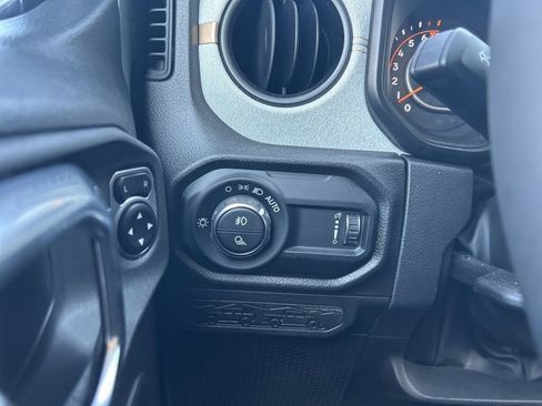 Used 2026 Jeep Gladiator Sport AWD/4WD image 22
