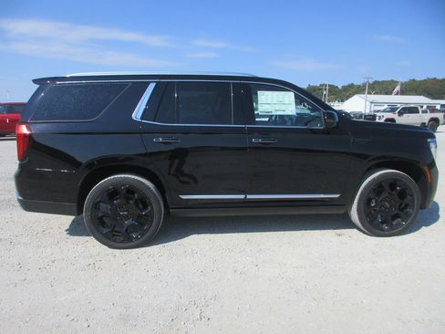 New 2026 GMC Yukon Denali w/ Denali Reserve Package AWD/4WD image 3