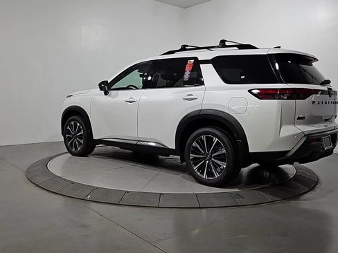 New 2026 Nissan Pathfinder Platinum AWD/4WD image 2