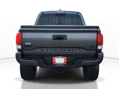 Used 2021 Toyota Tacoma SR5 w/ Technology Package image 5