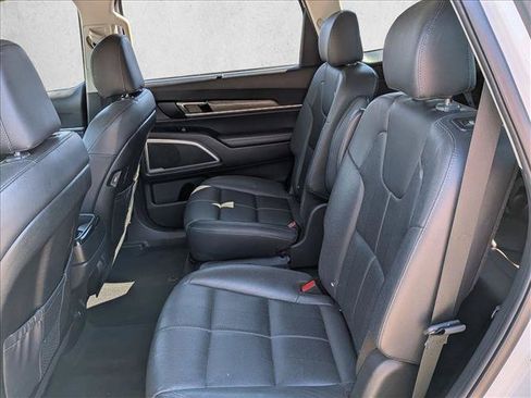 Used 2020 Kia Telluride EX w/ EX Premium Package AWD/4WD image 19