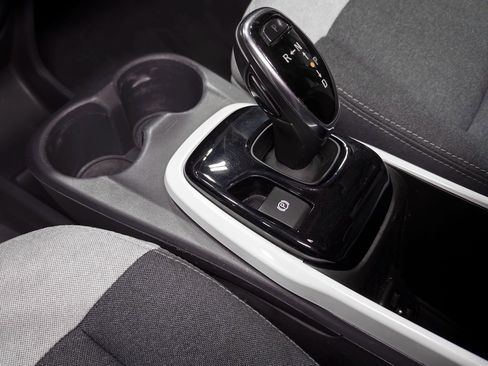 Used 2017 Chevrolet Bolt LT image 18