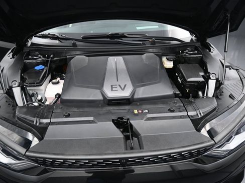 Used 2024 Kia EV6 GT-Line image 42