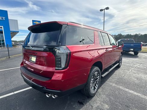 New 2026 Chevrolet Suburban Z71 image 7