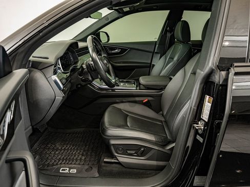 Used 2021 Audi Q8 Premium Plus w/ Premium Plus Package image 32