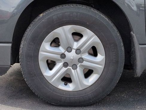 Used 2012 Chevrolet Traverse LS FWD image 31