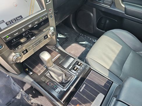 Used 2020 Lexus GX 460 Premium w/ Premium Package AWD/4WD image 25