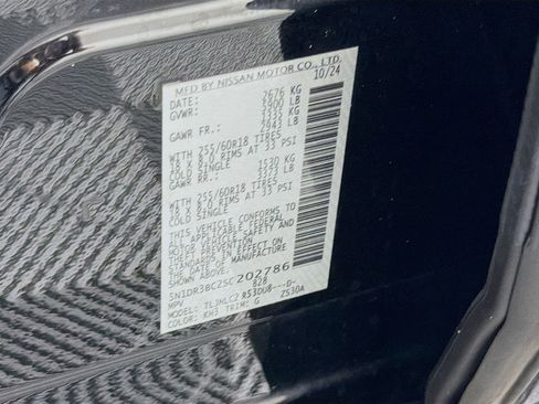 Used 2025 Nissan Pathfinder SV AWD/4WD image 12