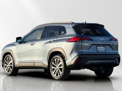 Used 2023 Toyota Corolla Cross XLE image 5