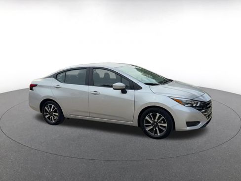 Used 2025 Nissan Versa SV FWD image 2