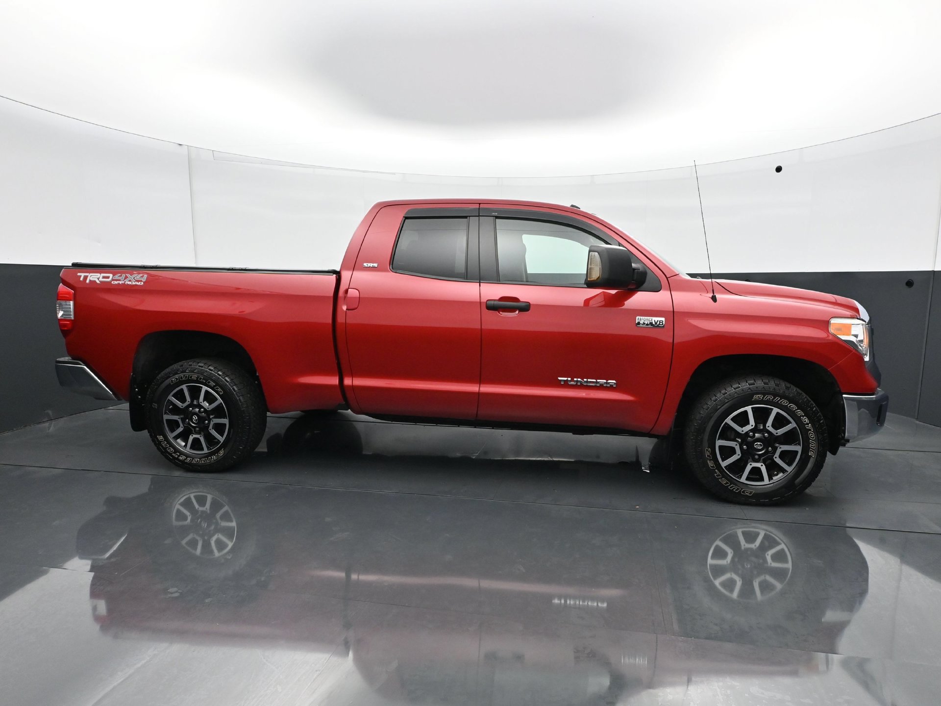 Used 2017 Toyota Tundra SR5 w/ TRD Off Road Package AWD/4WD image 8