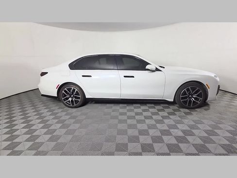 Used 2023 BMW 740i w/ Parking Assistance Package RWD image 36