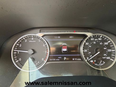 Used 2023 Nissan Pathfinder SL AWD/4WD image 8