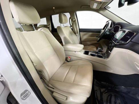 Used 2022 Jeep Grand Cherokee Laredo E w/ Security & Convenience Group image 26