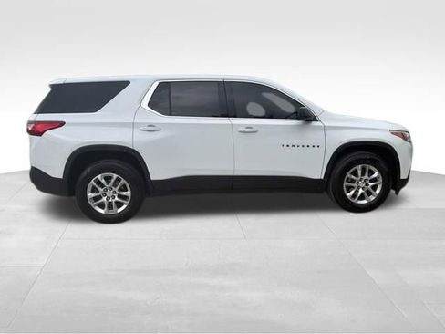 Used 2021 Chevrolet Traverse LS FWD image 4