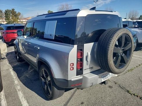 Used 2023 Land Rover Defender 110 SE image 6