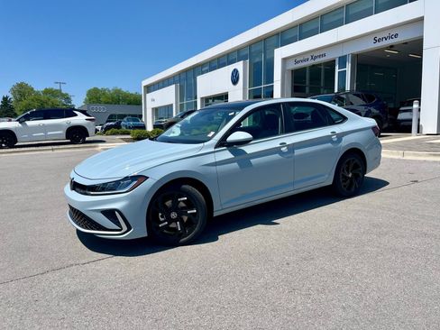 New 2026 Volkswagen Jetta SE FWD image 1