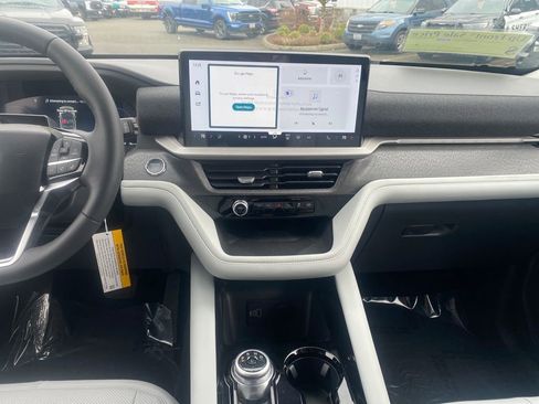 New 2026 Ford Explorer Platinum w/ LUX Leather Package image 28