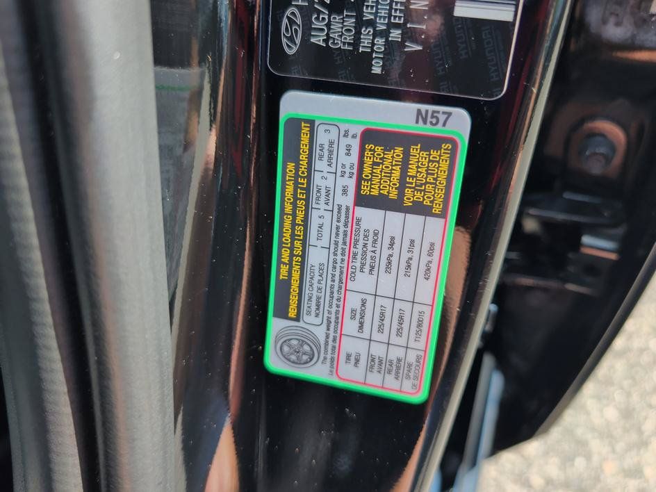Used 2025 Hyundai Elantra Limited FWD image 31