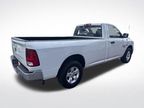 Used 2022 RAM 1500 Classic SLT AWD/4WD image 3