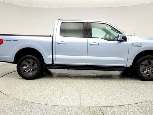 Used 2022 Ford F150 Lightning Lariat image 4