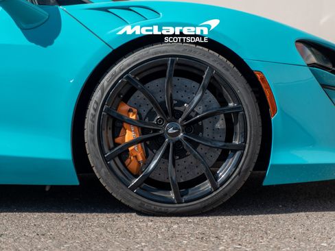 Used 2024 McLaren Artura RWD image 29
