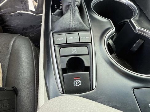 Used 2018 Toyota Camry image 35