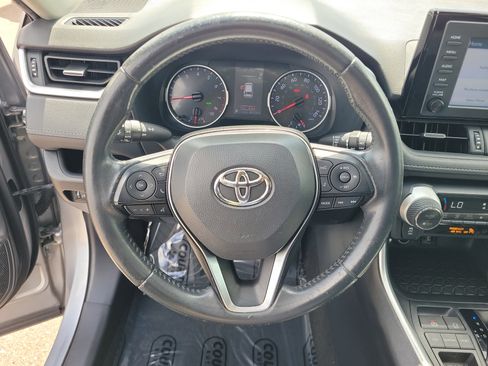 Used 2019 Toyota RAV4 XLE Premium image 27