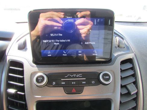 Used 2021 Ford Transit Connect XLT image 18