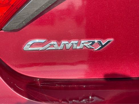 Used 2017 Toyota Camry XSE image 9