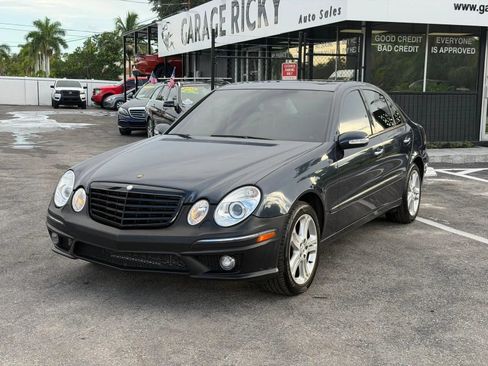 Used 2005 Mercedes-Benz E 500 4MATIC Sedan image 1