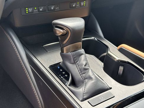Certified 2025 Lexus ES 350 w/ Premium Package FWD image 25