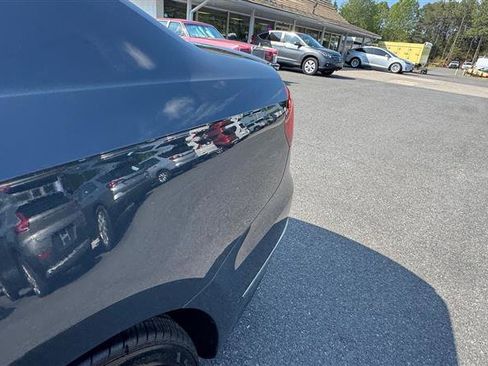 Used 2017 Volkswagen Passat 1.8T R-Line FWD image 33