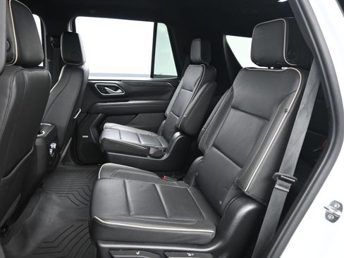 Used 2023 GMC Yukon SLT image 12