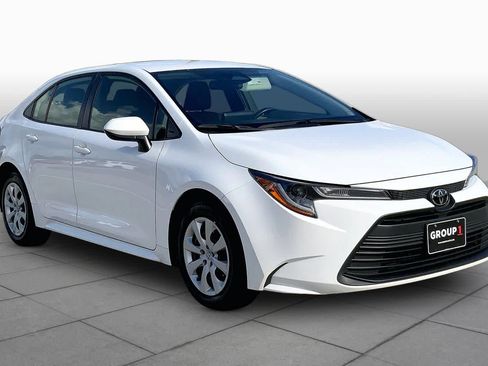 Used 2023 Toyota Corolla LE FWD image 3
