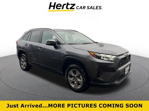 Used 2025 Toyota RAV4 XLE image 1