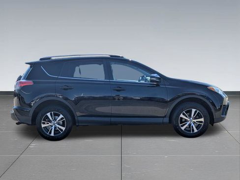 Used 2017 Toyota RAV4 XLE AWD/4WD image 6