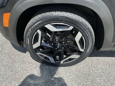Used 2024 Kia Seltos SX w/ SX Sunroof Package AWD/4WD image 9