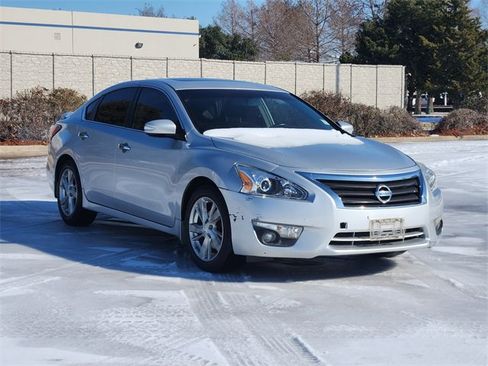 Used 2013 Nissan Altima 2.5 SV w/ 2.5SV Convenience Pkg image 3