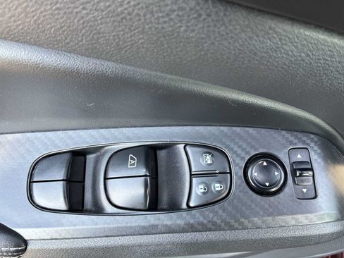 Used 2024 Nissan Altima 2.5 SV FWD image 15