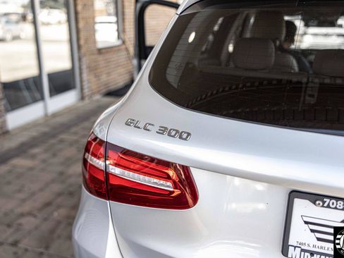 Used 2019 Mercedes-Benz GLC 300 w/ Driver Assistance Package image 22