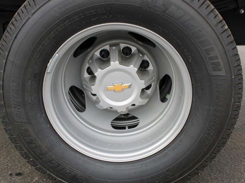 Used 2024 Chevrolet Silverado 3500 W/T w/ Snow Plow Prep Package image 25