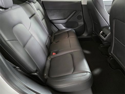 Used 2020 Tesla Model Y Long Range image 20