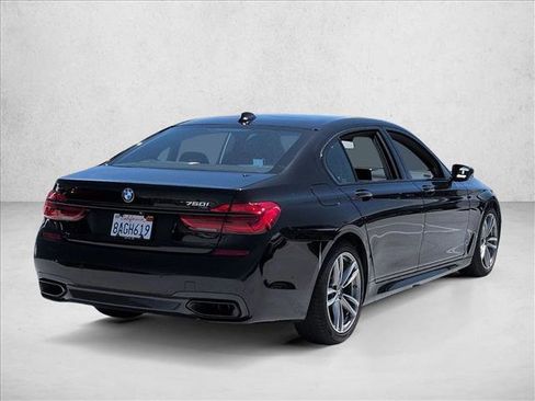 Used 2017 BMW 750i RWD image 5