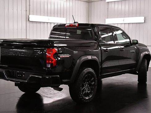 Used 2024 Chevrolet Colorado Trail Boss w/ Technology Package AWD/4WD image 8