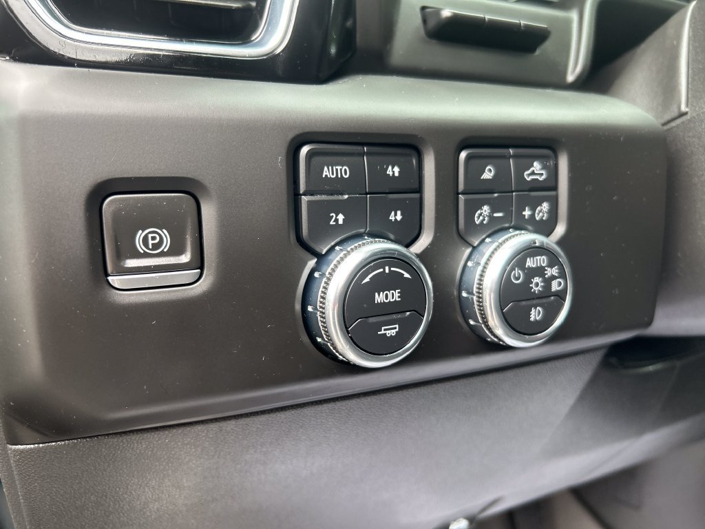 Used 2023 GMC Sierra 1500 Denali w/ Technology Package AWD/4WD image 23