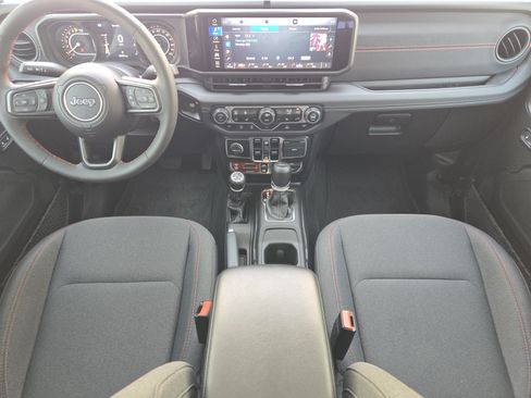 Used 2024 Jeep Gladiator Rubicon w/ Convenience Group AWD/4WD image 28